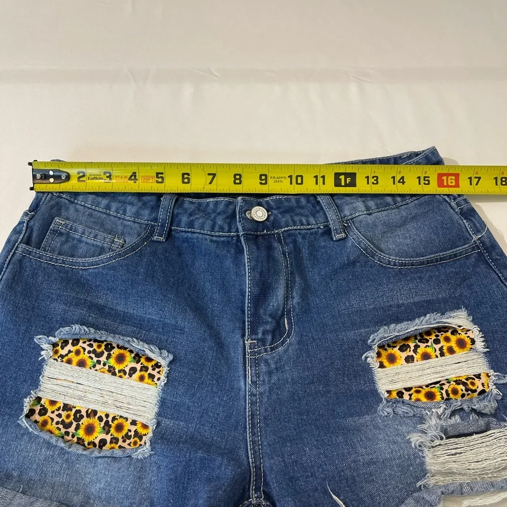 Lilong fashion, Women’s shorts good condition. Preowned. size large